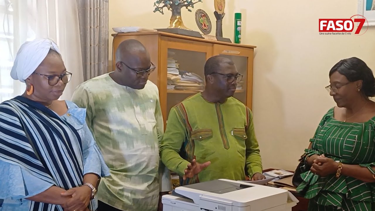 Burkina Faso : Le ministre Traoré contrôle les présences au sein des DRH de plusieurs ministères
