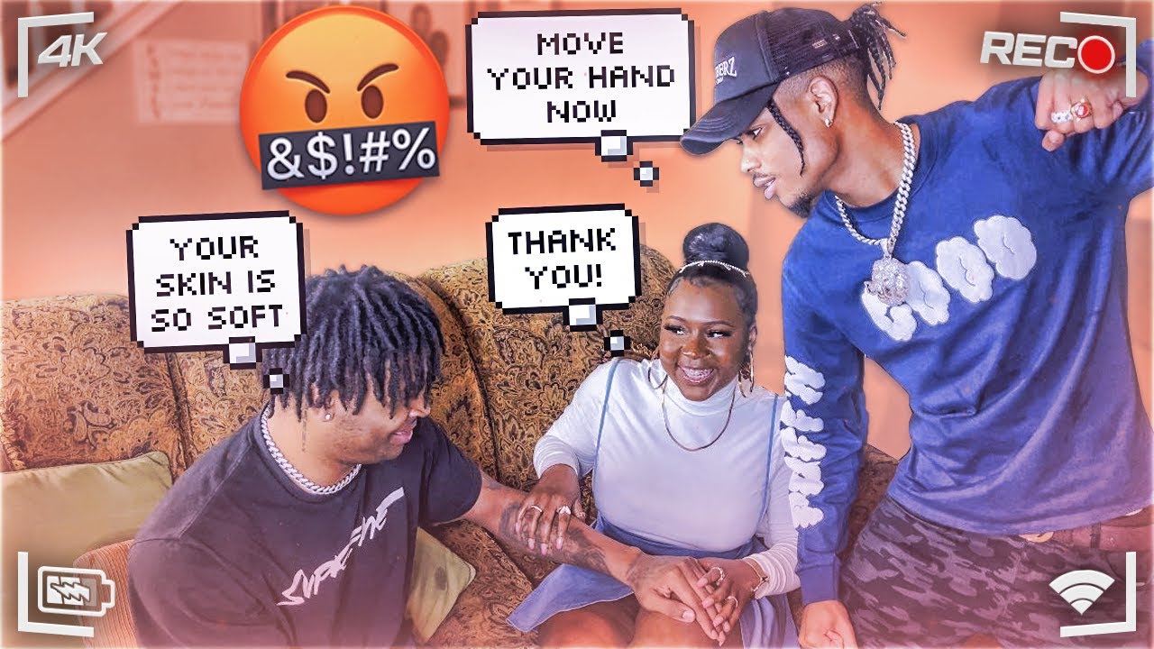 AIRI AND TAY CASUALLY RUBBING ON EACHOTHER TO SEE TRAY REACTION!! | VLOGMAS 8