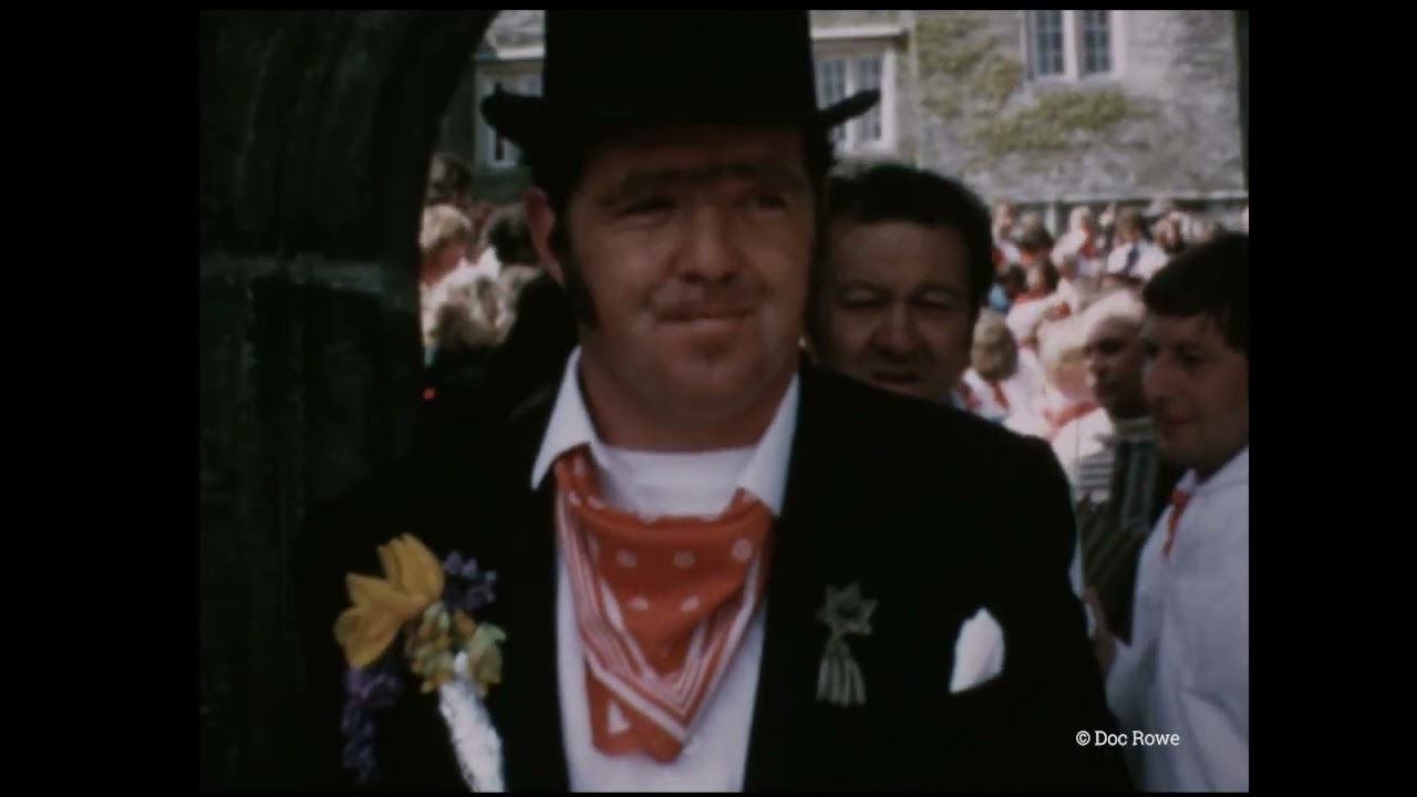 Padstow May Day Super 8 (2)
