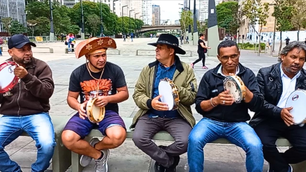 OS AMIGOS DA EMBOLADA