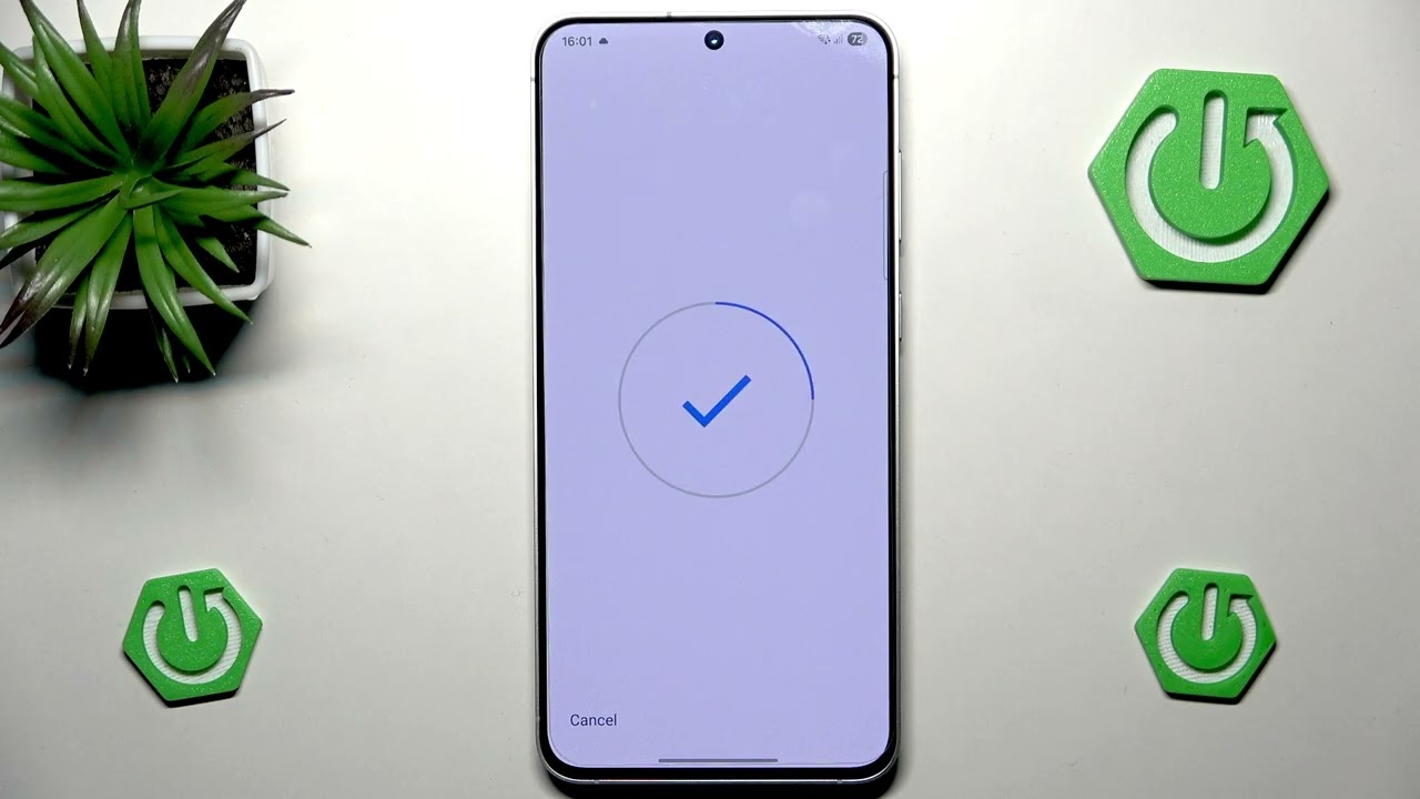 SAMSUNG Galaxy S25 FE &mdash; как настроить голосовой помощник Hey, Google