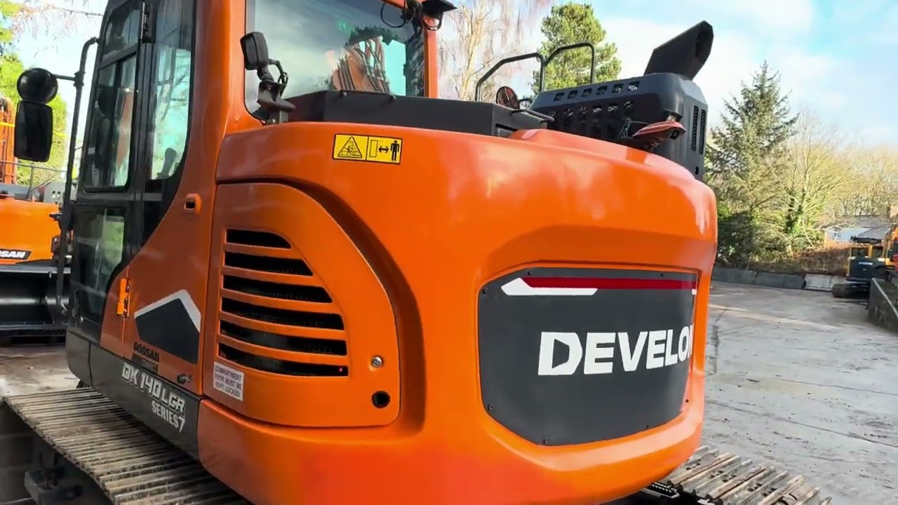 Develon DX140LCR-7 walk around video