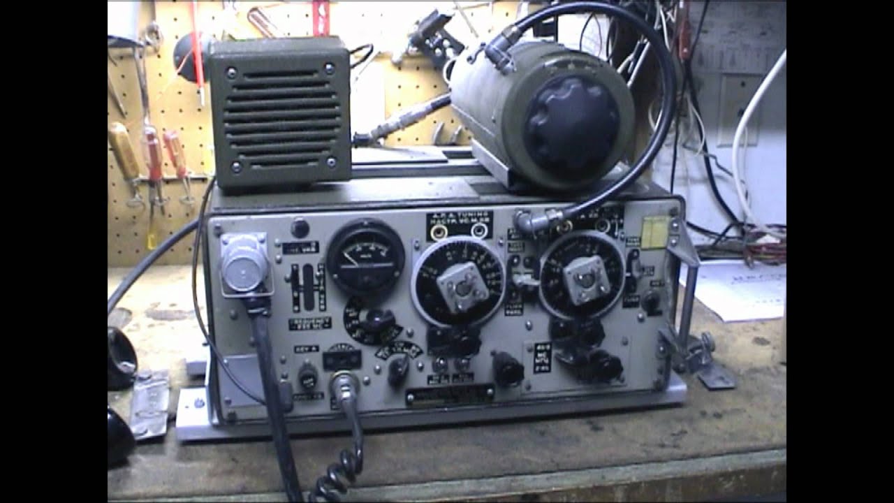 WWII Wireless 19 Radio Transceiver