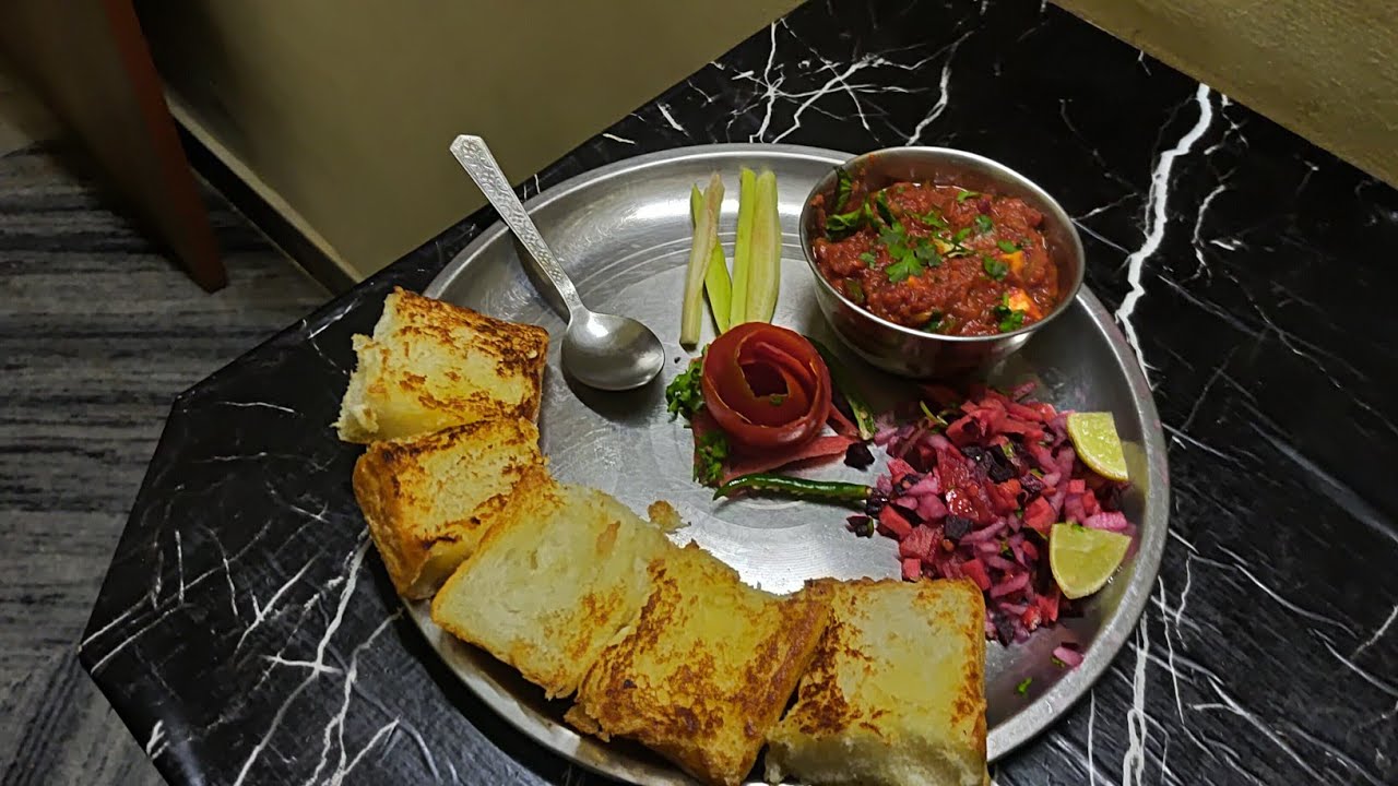​Healthy & Tasty: Bina Food Colour Ki Pav Bhaji Recipe