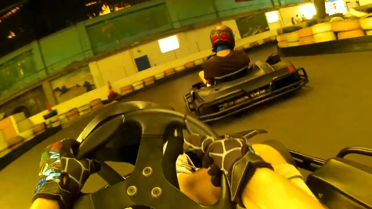 Kartbahn Weeze. Wochenendfahrt