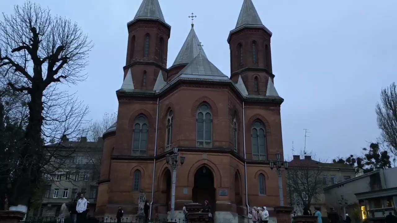 🇺🇦ЦЕ ТВОЇ УЛЮБЛЕНІ ЧЕРНІВЦІ♥️ 😍Лайк і підписка і коментар + репост солов'їною будьласка мої хороші🙏