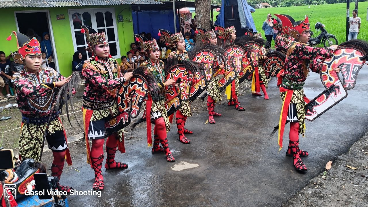 TARI PRAJURITAN-EBEG LESTARI CITRA BUDAYA LIVE ADISARA