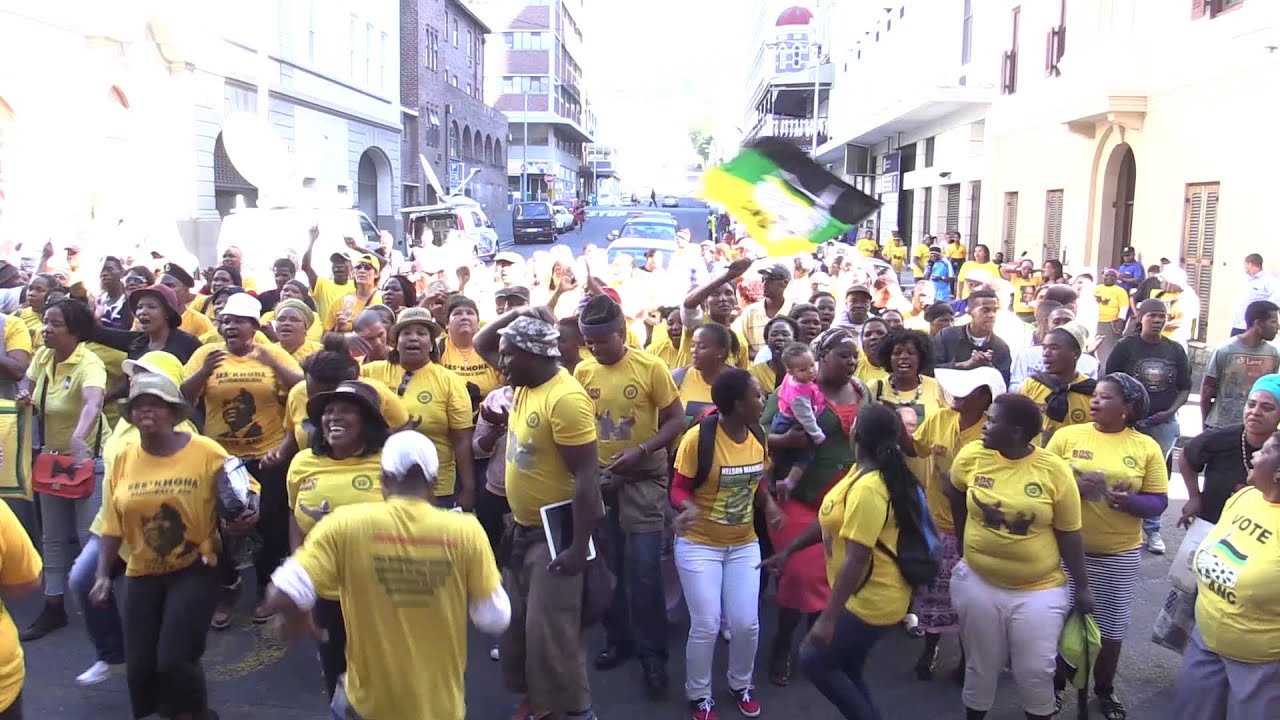 Dewani, families arrive at court amid massive ANC protest