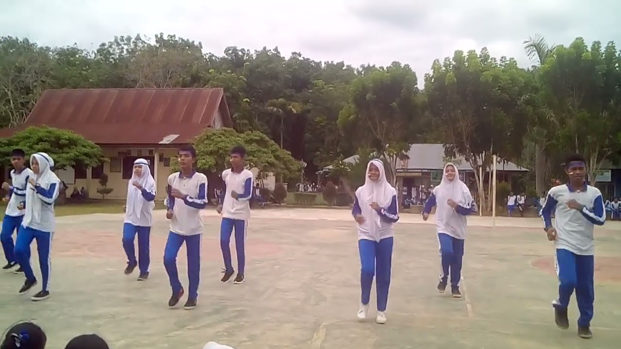 Lomba Senam SMAN 1 TAPUNG HULU 2017