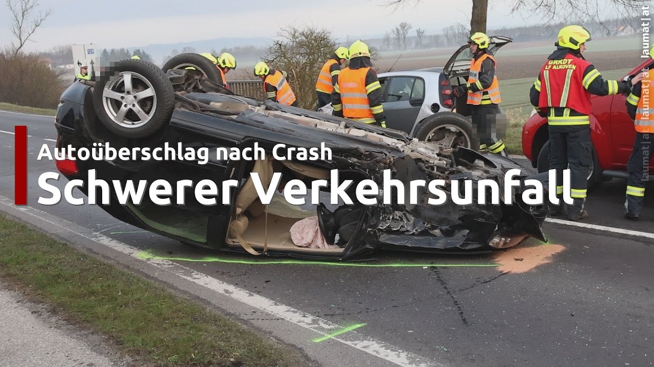 Autoüberschlag nach Crash auf Eferdinger Straße bei Alkoven