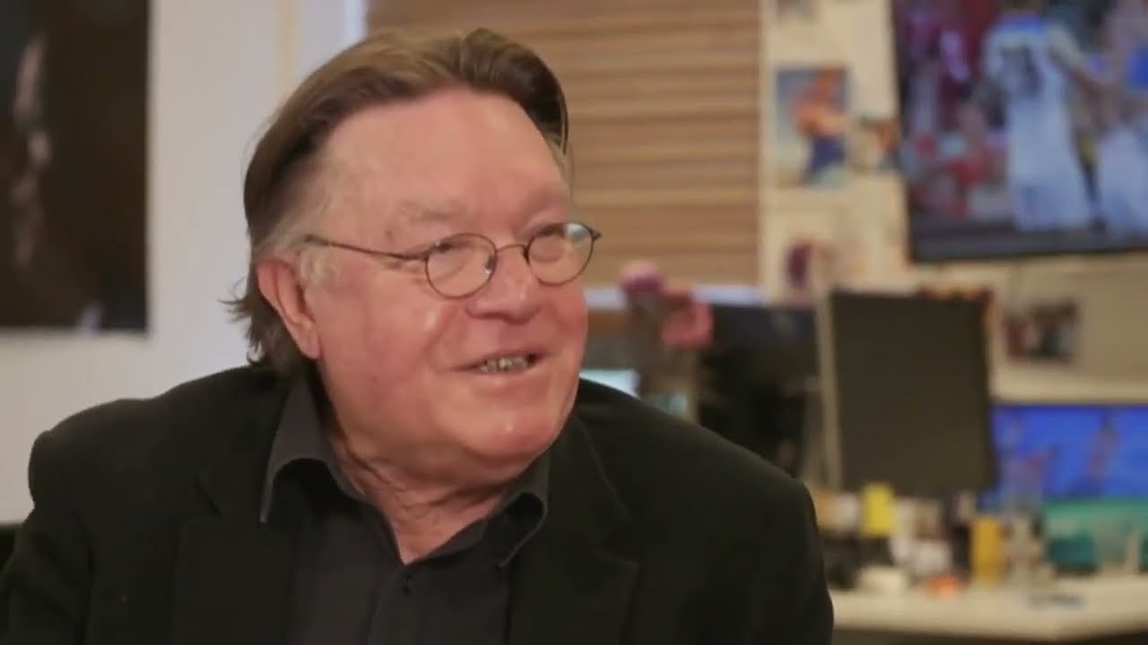 Mike Bowers talks pictures with the legendary Bryan Dawe