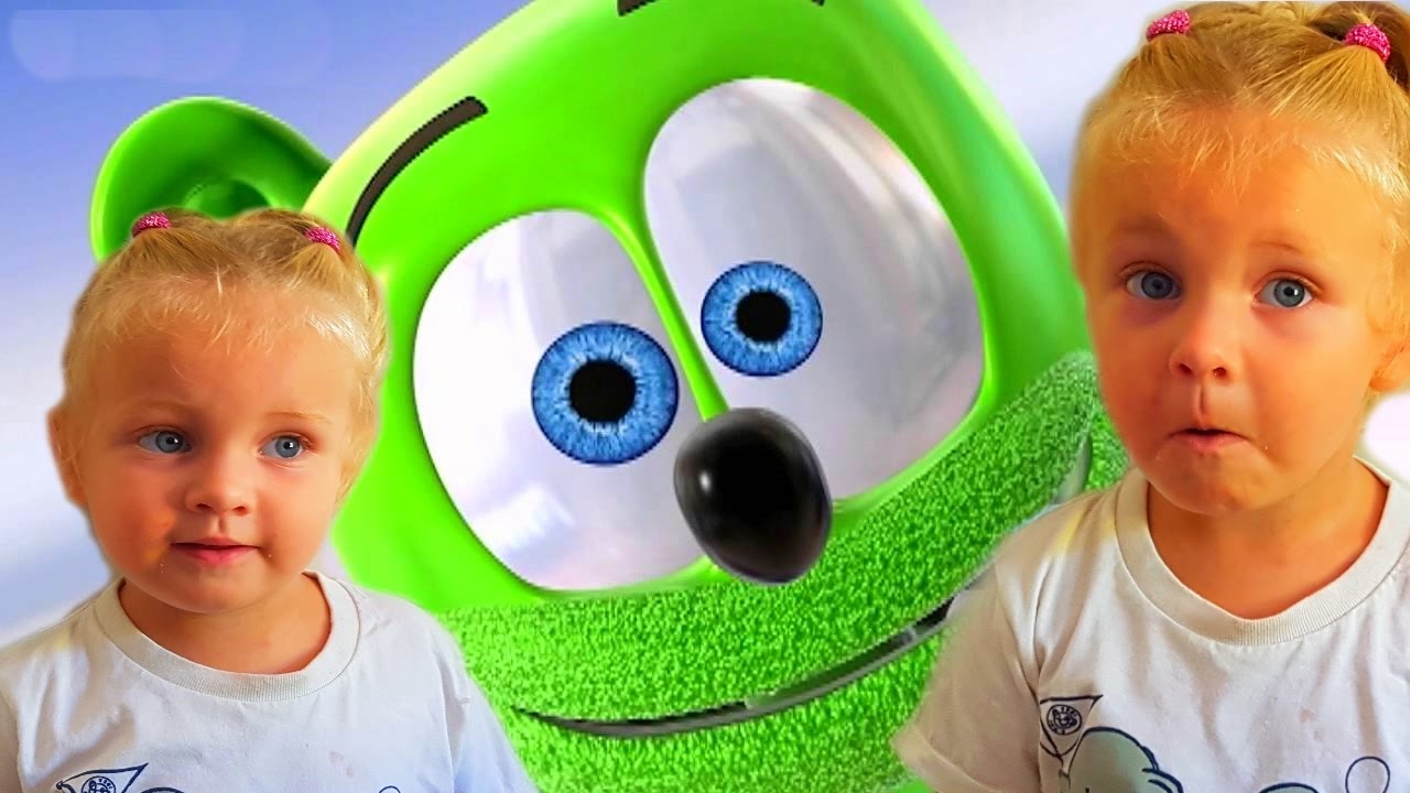 Gummy Bear Мишка ГУММИ БЕР. Игра в ванной