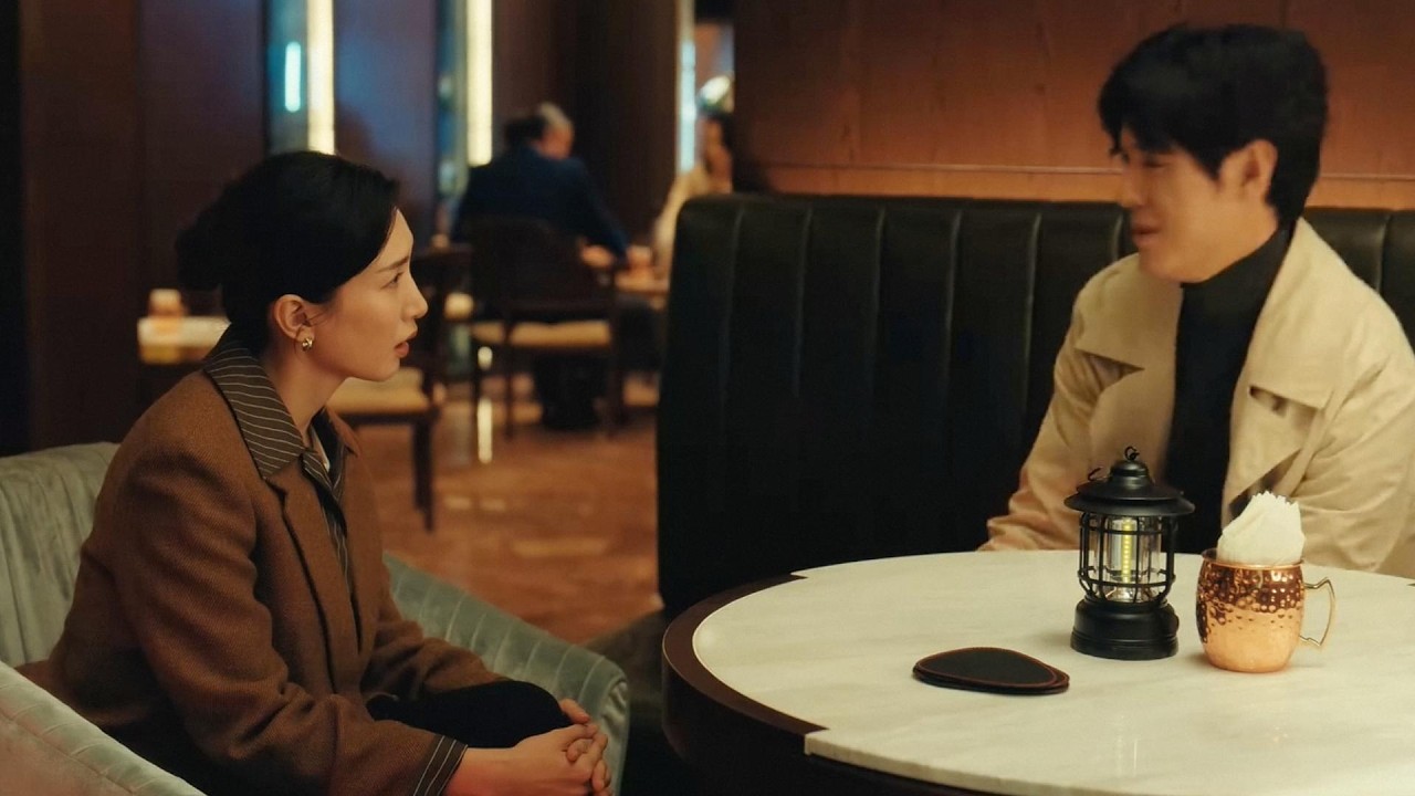 Заклятый враг оказался настоящей любовью? Смелая сцена в офисе: он берёт её за руку и просит