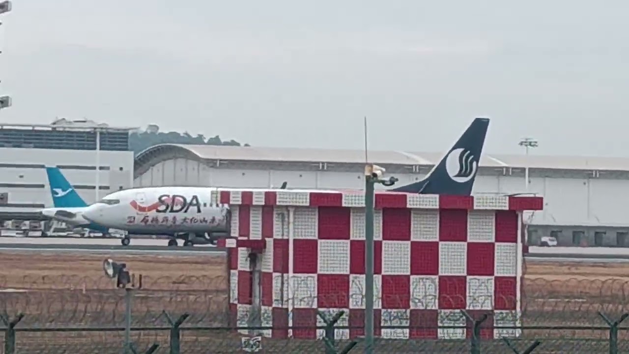 山東航空  737-800