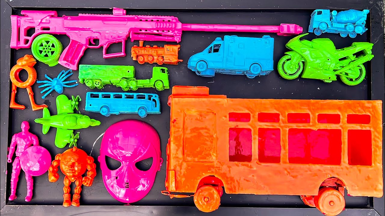 Membersihkan mobil mobilan, mobil truk, mobil balap, bus, ambulance, police car, bus tayo,topeng