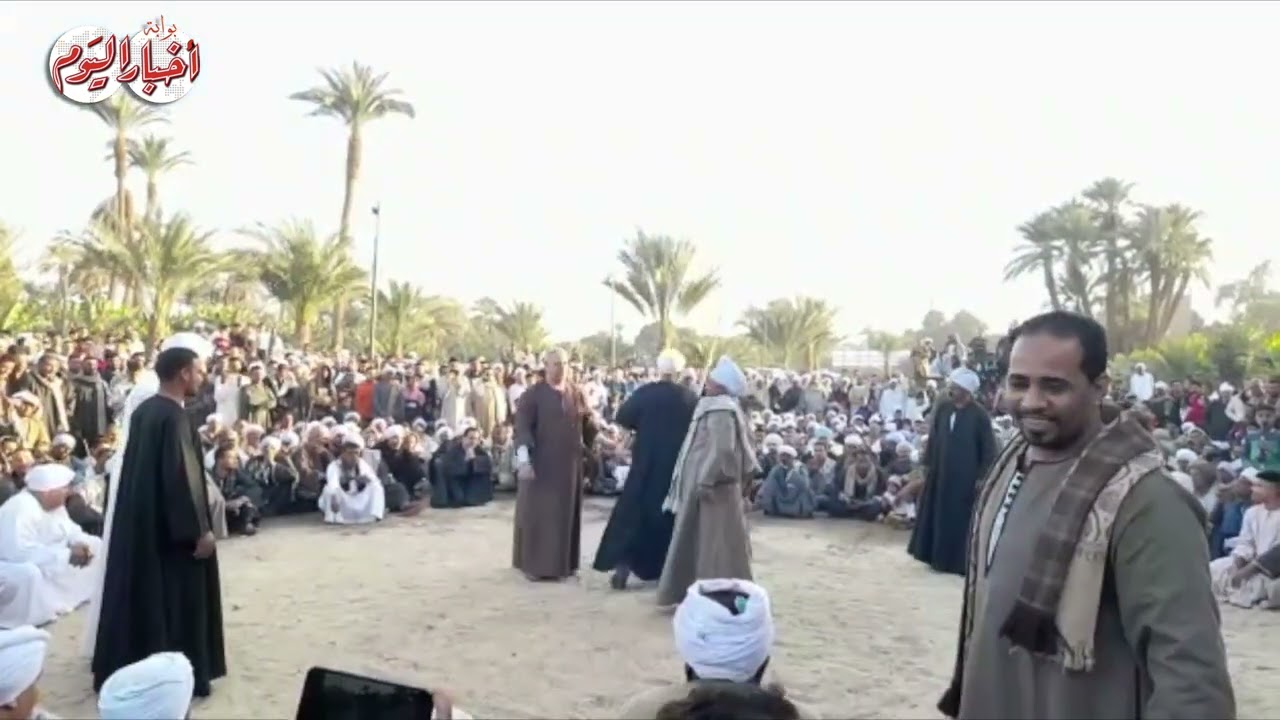 الآلاف يشاركون في احتفالية التحطيب بقرية دندرة تزامنا مع ليلة الإسراء والمعراج