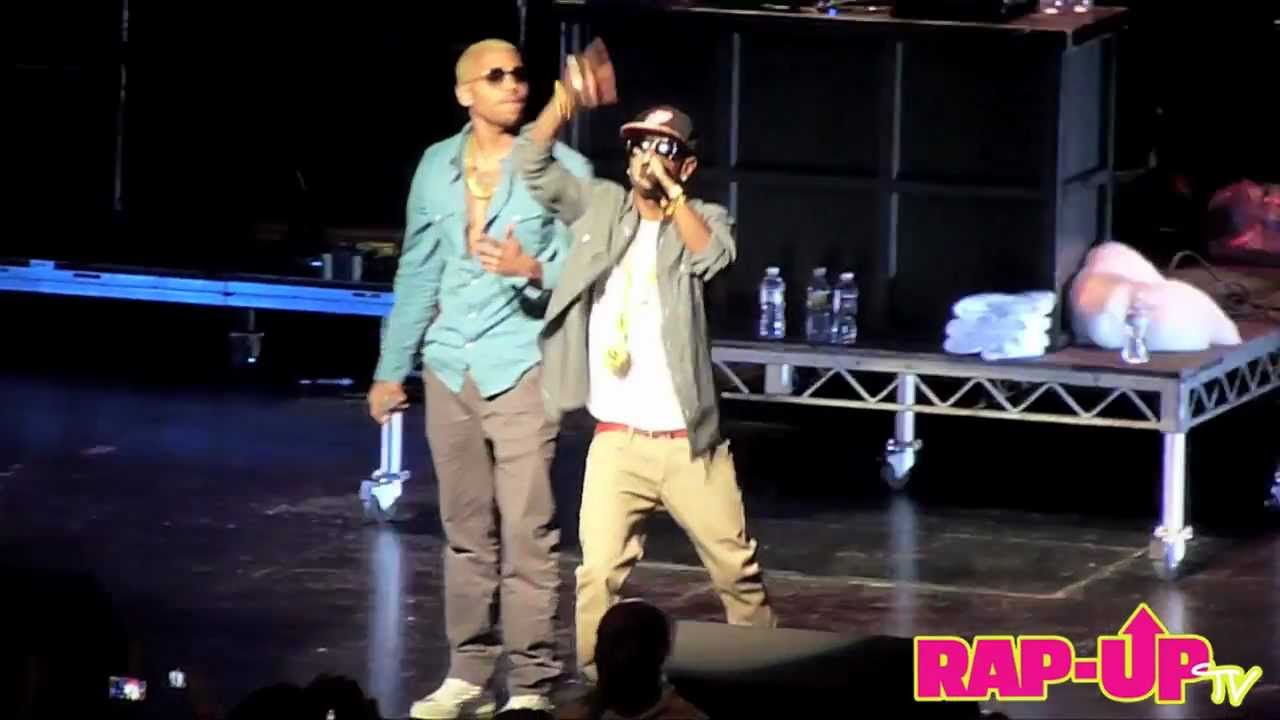 Big Sean and Chris Brown Perform 'My Last' at Cali Christmas