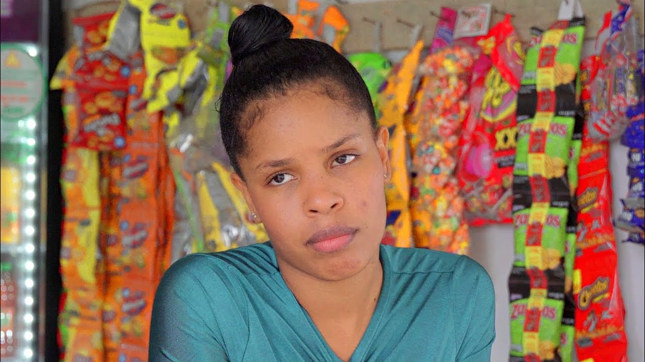 Esposo ayudo a su mujer a poner un negocio y luego tenia celos