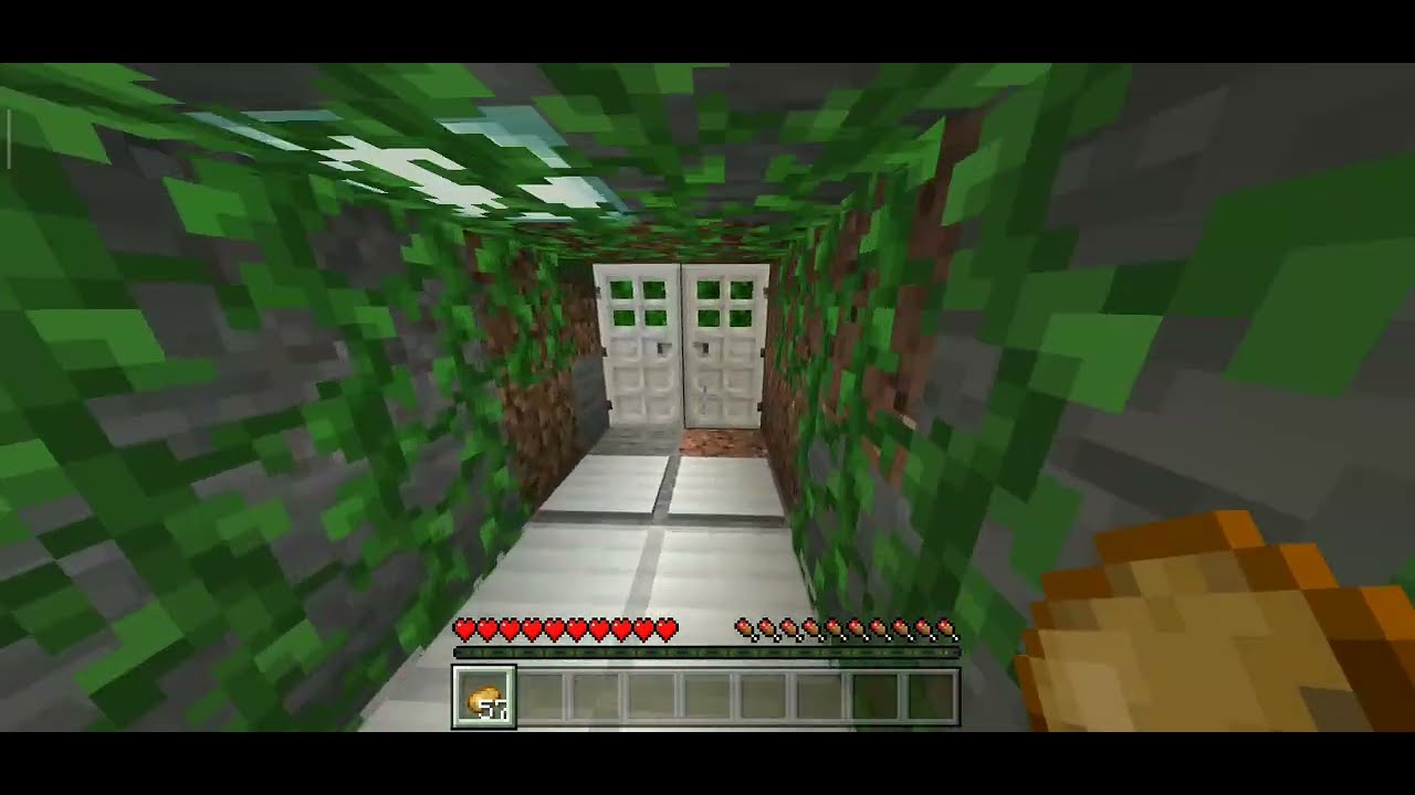I found secret base in Minecraft 🤯