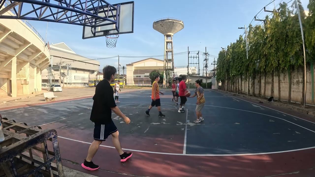 69022404สนามกลางอังคารเช้า