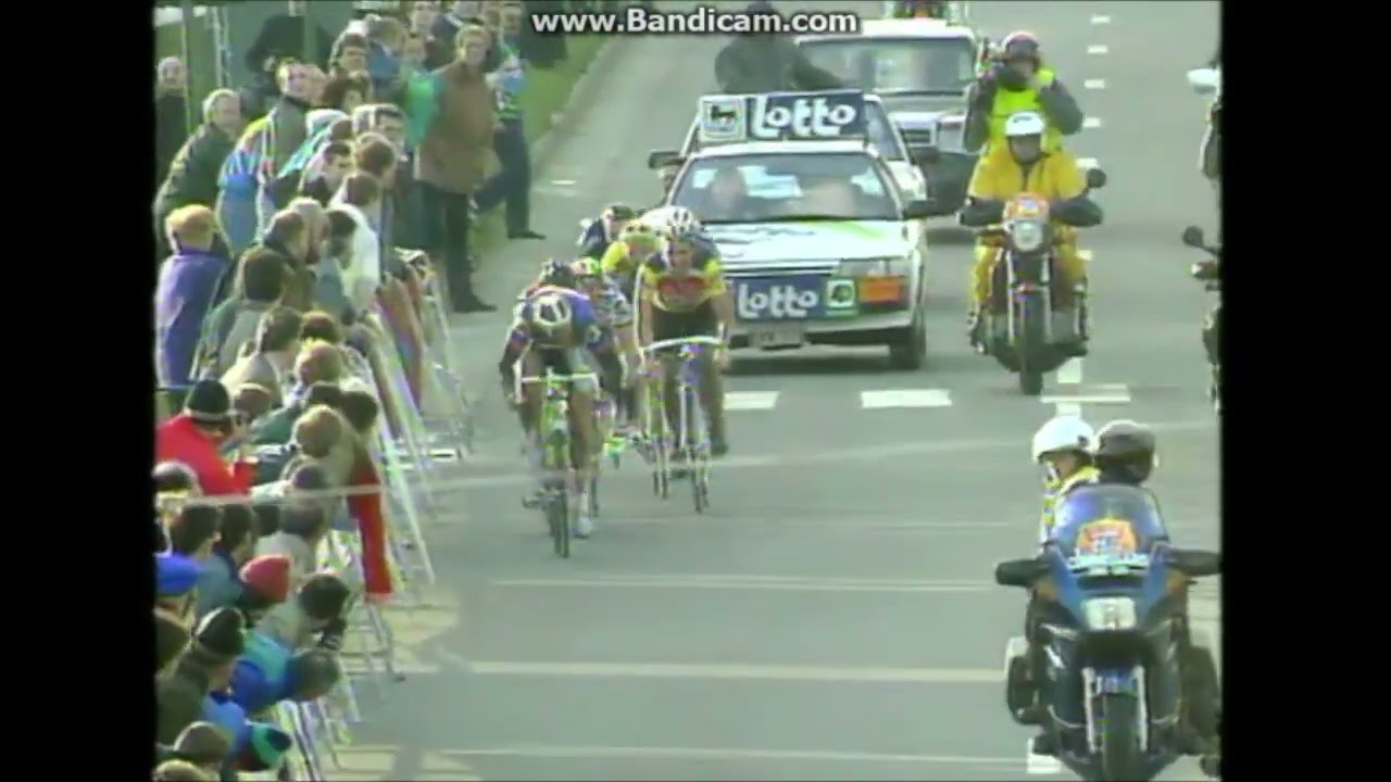 Johan Capiot gagne l'Omloop Het Volk 1990
