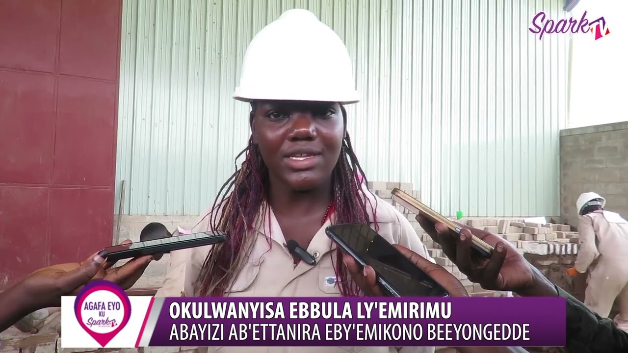 Okulwanyisa ebbula ly’emirimu , abayizi ab’ettanira eby’emikono beeyongedde