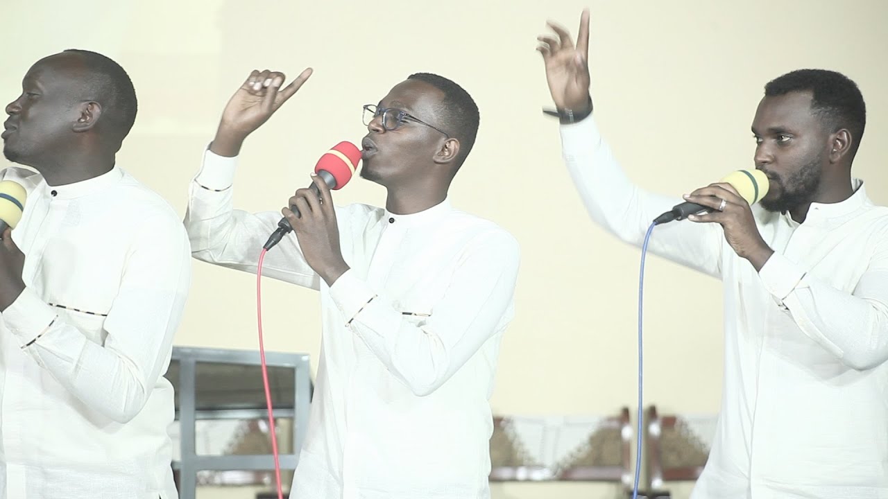 Shalom Singers yerekanye ubuhanga mu guhimbaza Imana mu gitaramo cyabereye ku Kimisagara