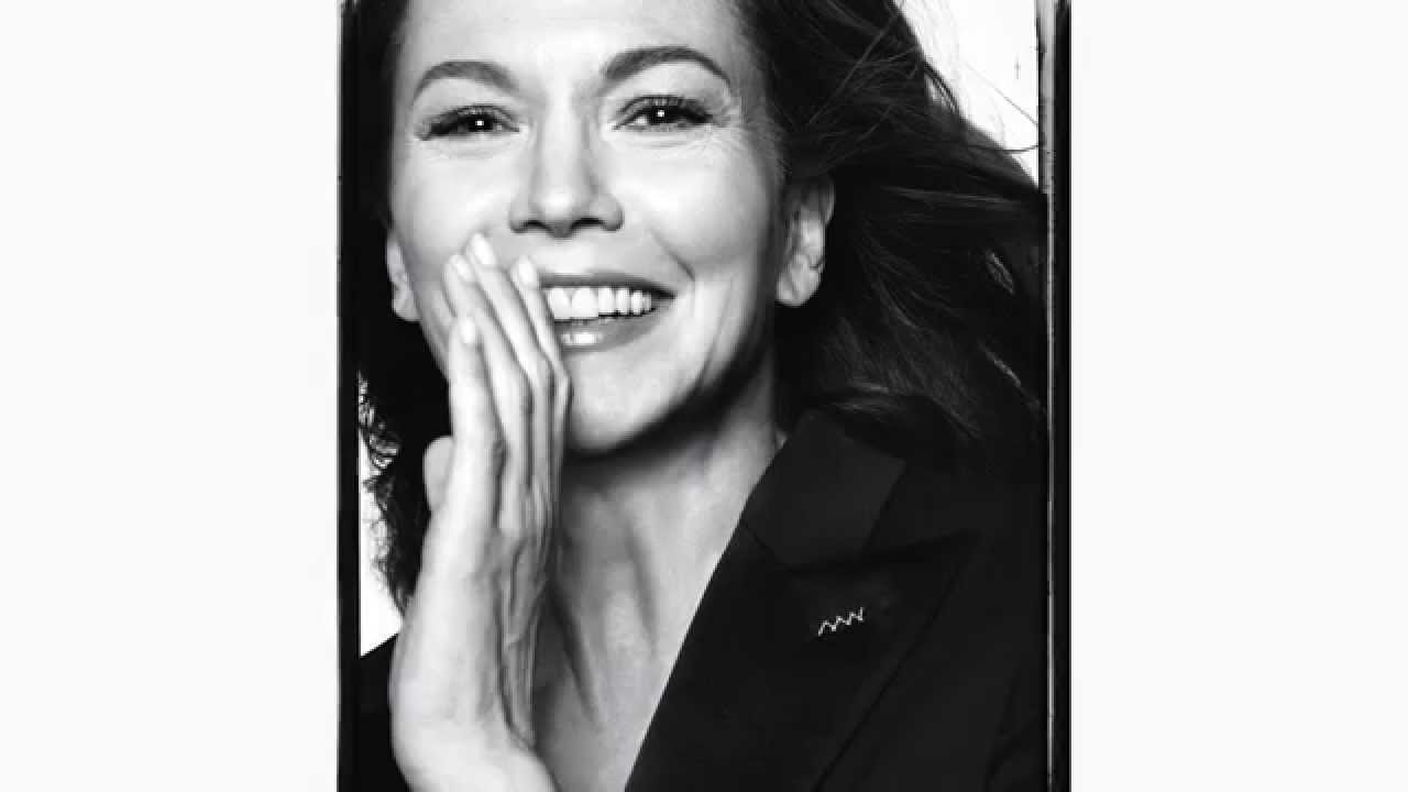 Diane Lane Reveals Her Favorite (Braless!) Red Carpet Look | InStyle