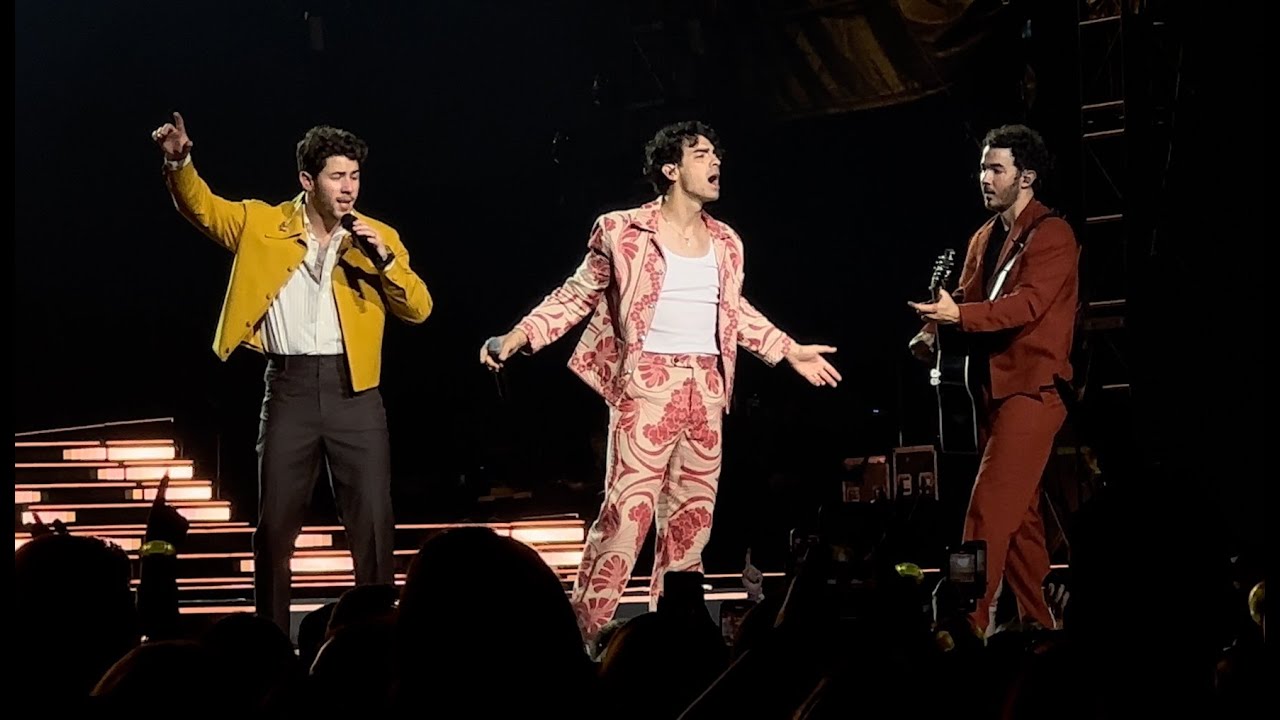 Jonas Brothers - THE TOUR: FIVE ALBUMS. ONE NIGHT. (Toronto)