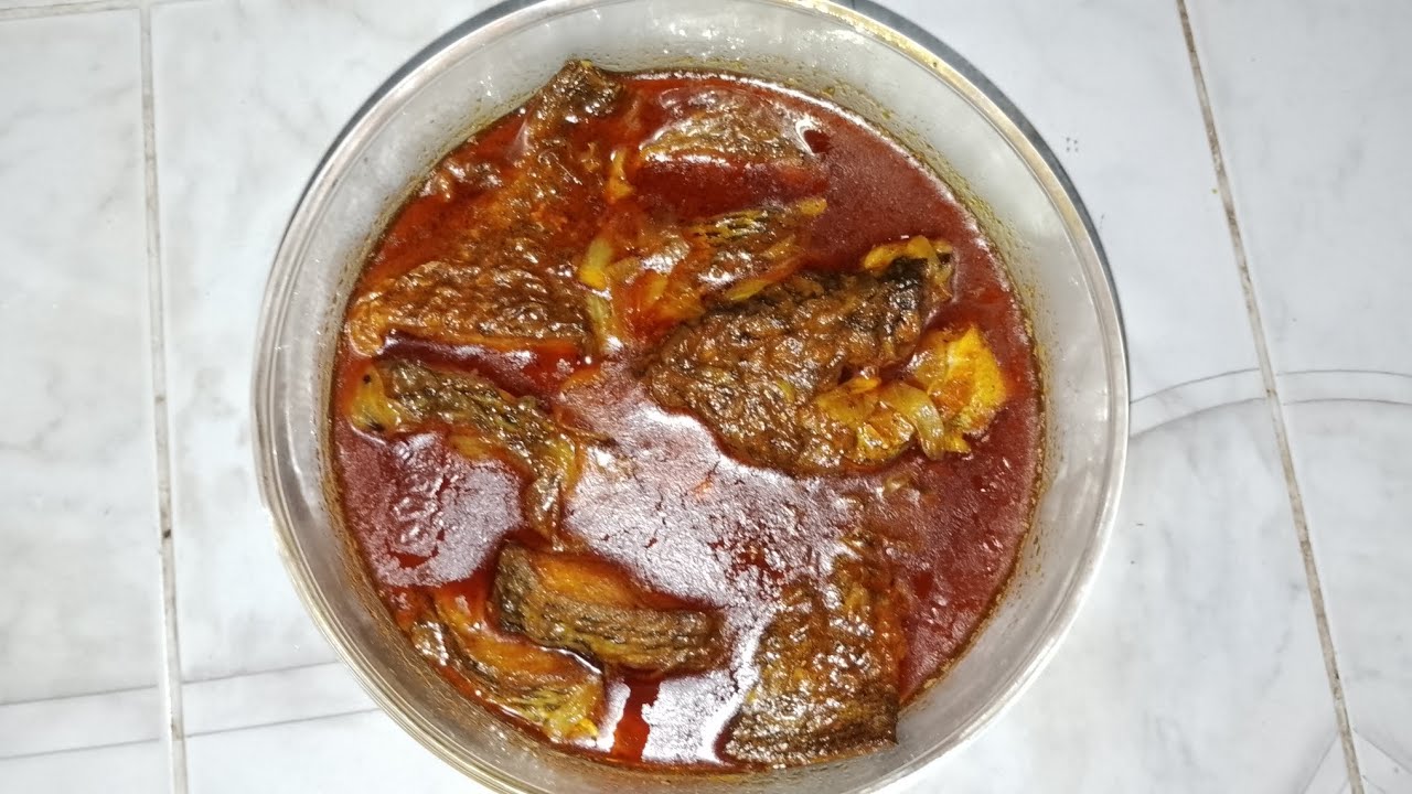 খুব সহজেই তৈরি করুন মজাদার তেলাপিয়া মাছের ভুনা | Fish Curry Recipe