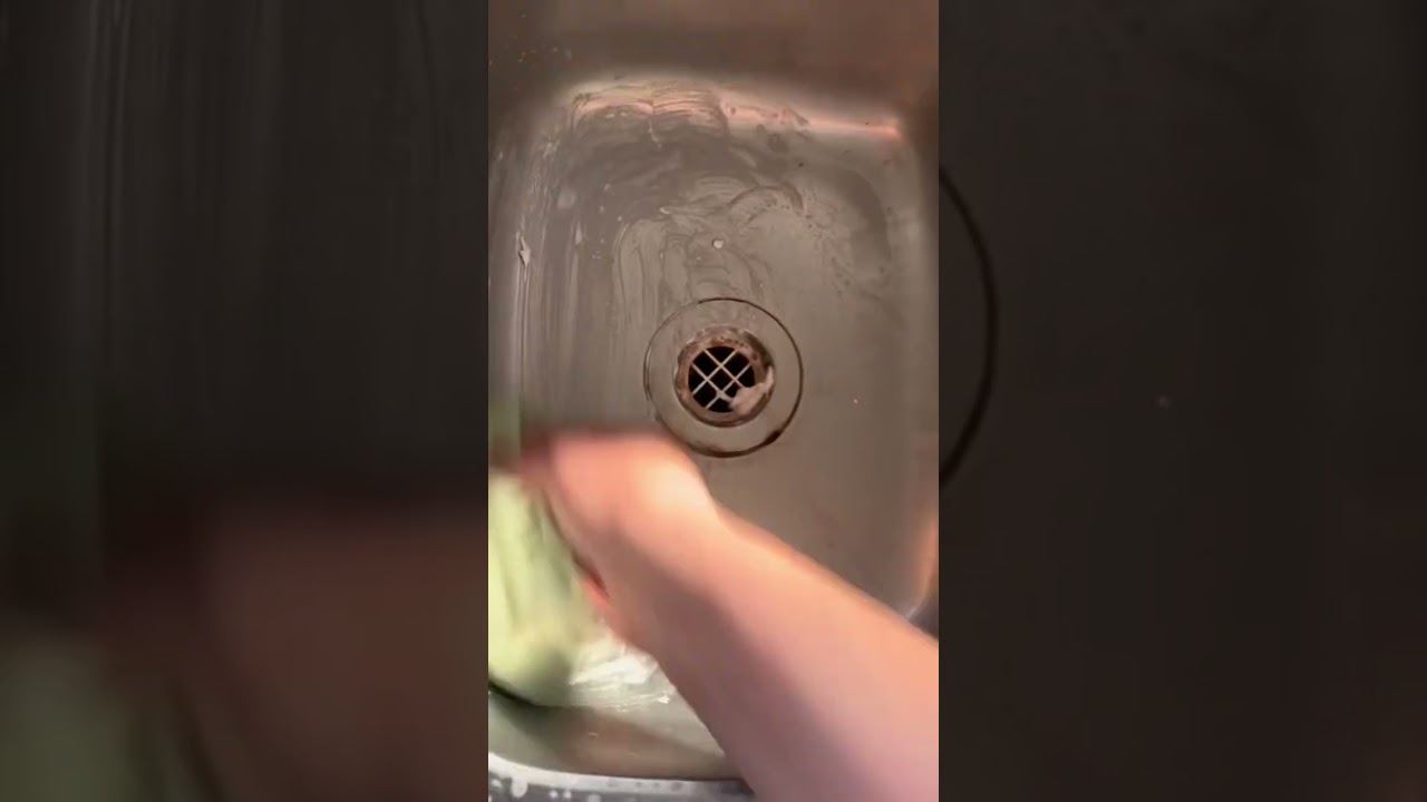 How to deep clean your sink (the easy way)