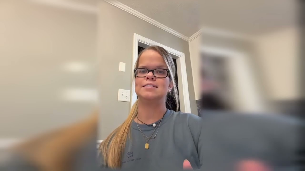 Анна реагирует на драму «7 маленьких Джонстонов» в День благодарения