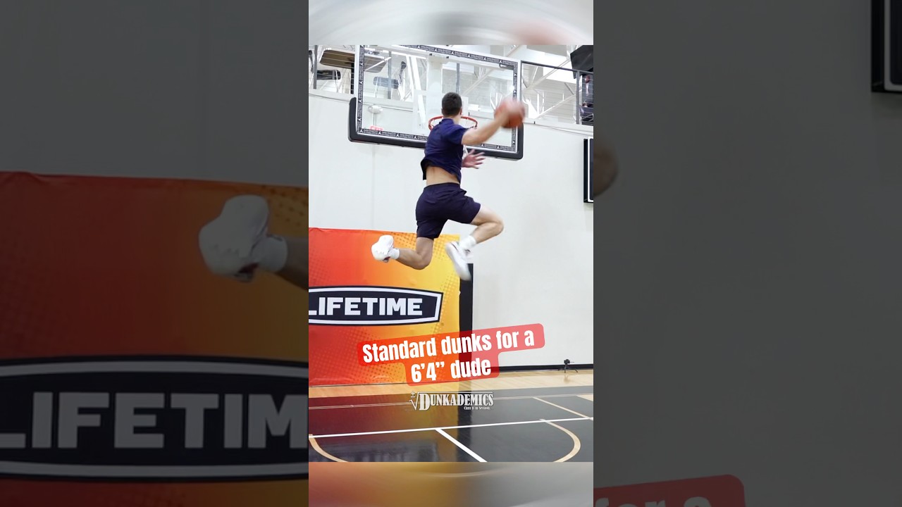6&rsquo;4&rdquo; Alien Donovan Hawkins Crazy Dunks!