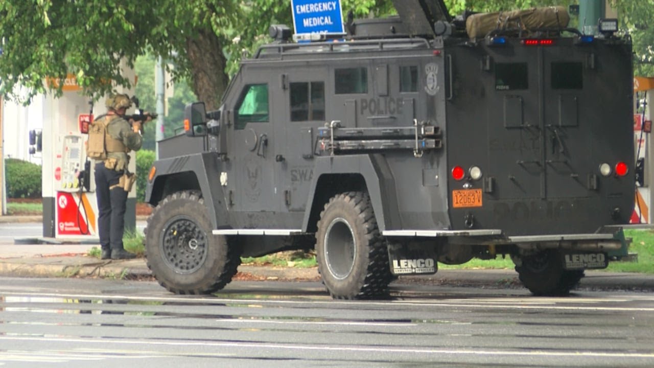 What are Crisis Intervention Teams? How did they de-escalate an armed man with mental health prob...