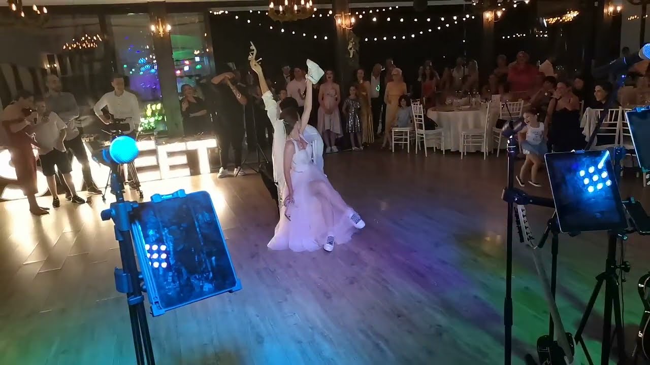 Joc de compatibilitate - Jocul pantofului - Ulala Band - Formatie Nunta