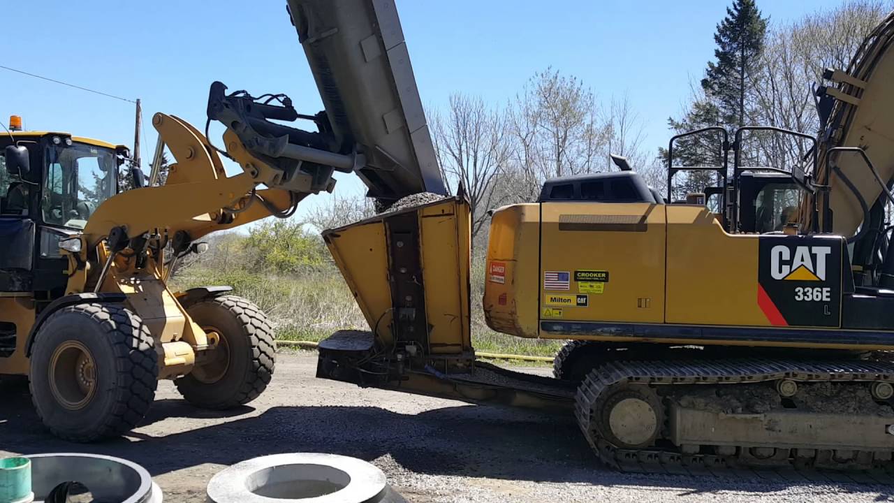 Stone slinger for pipe jobs.