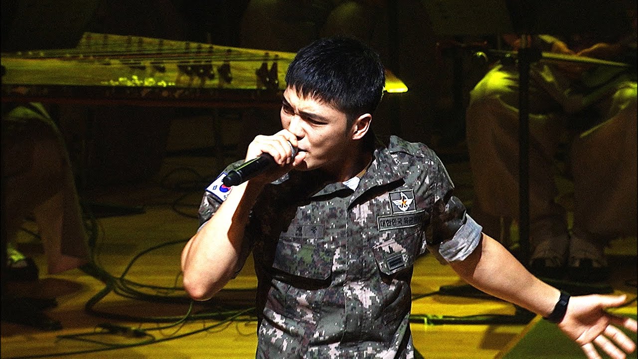 JYJ 김재중, 군복입고 부른 "나는 나비"~!