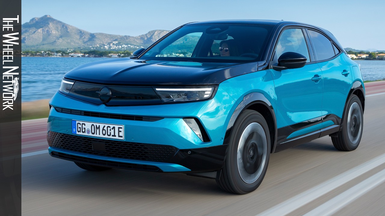 2025 Opel Mokka Electric | Tropical Green Metallic | Driving, Interior, Exterior [4K]
