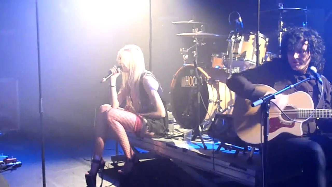 The Pretty Reckless - 07 - Nothing Left To Lose - Live, PARIS 2010