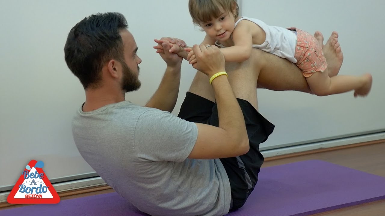 Practicar yoga en familia