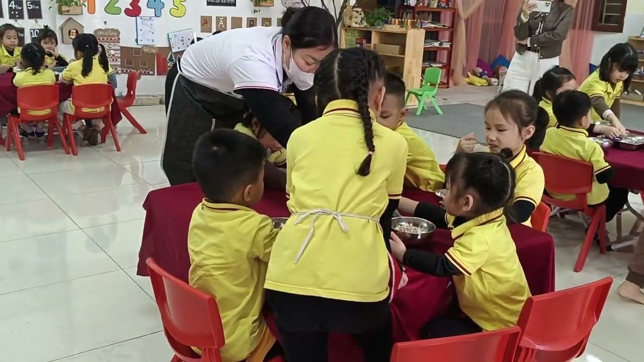 Ăn giao lưu 5T-3T và ăn tự phục vụ 4T trường MN Tản Viên
