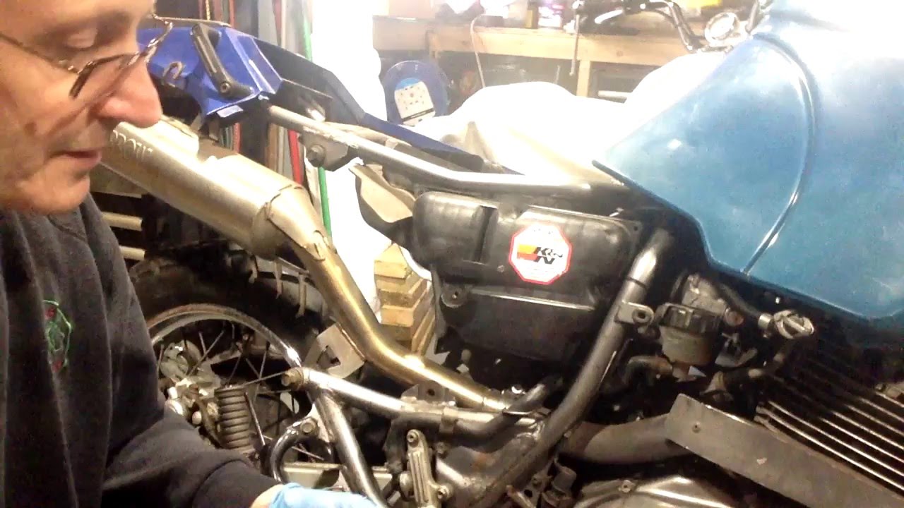 Yamaha XT 600e: Service - Air Filter