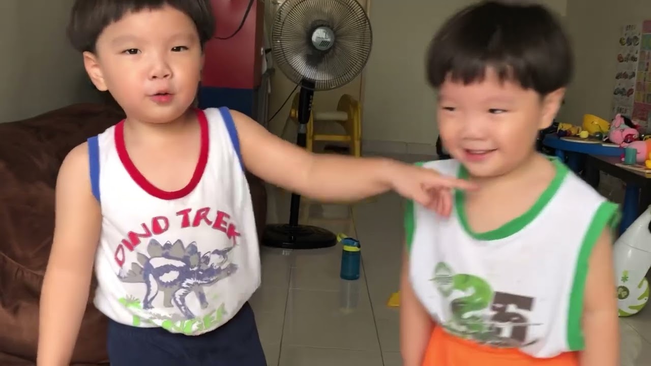 Twins brother hug and kiss 😘👬😄
