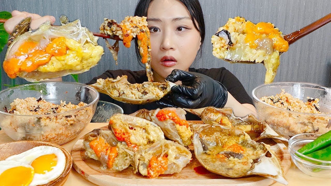 MUKBANG) 간장게장 먹방🦀 왕크니까 왕맛있다! Soy marinated crabs Ganjang-gejang ASMR eating show