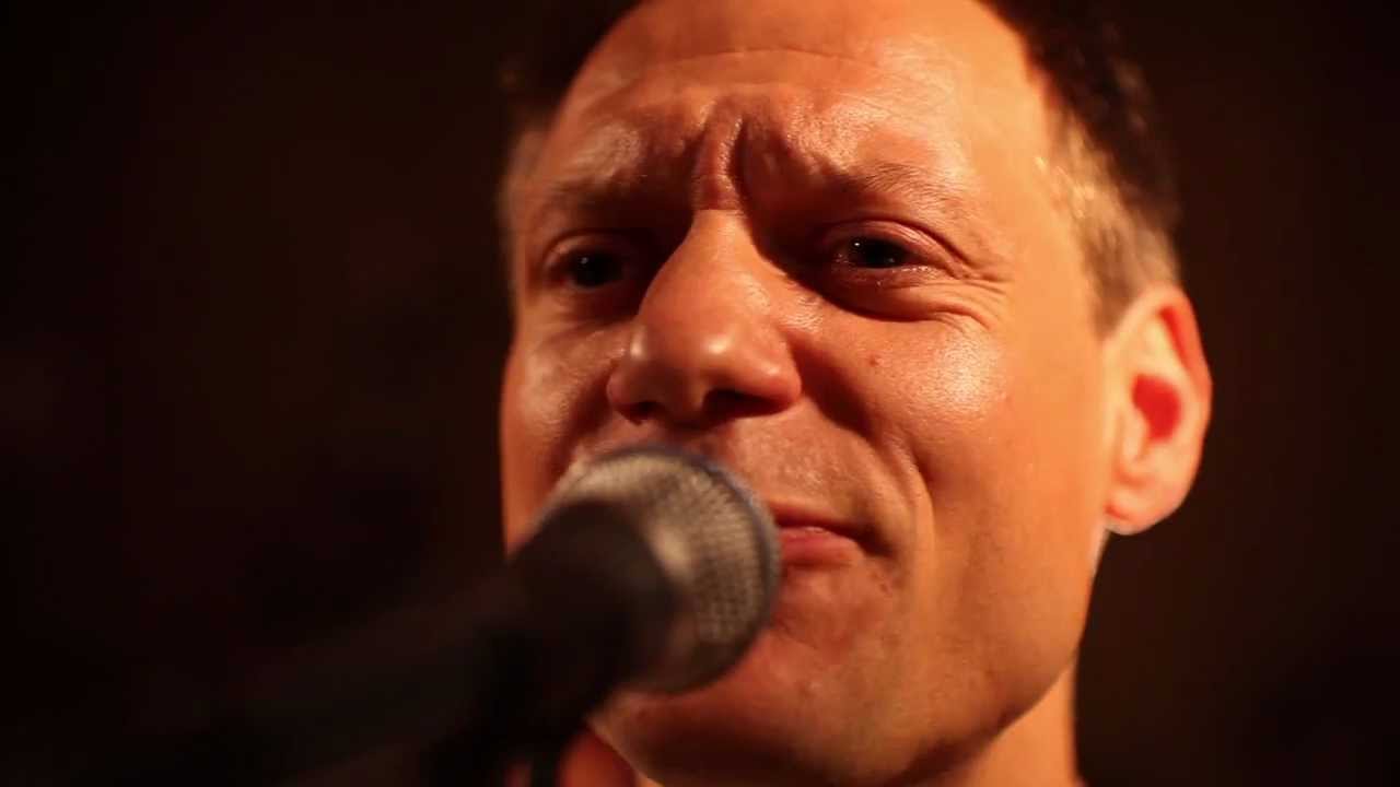 Tobias Trier - En Plads I Mit Hjerte (Live)