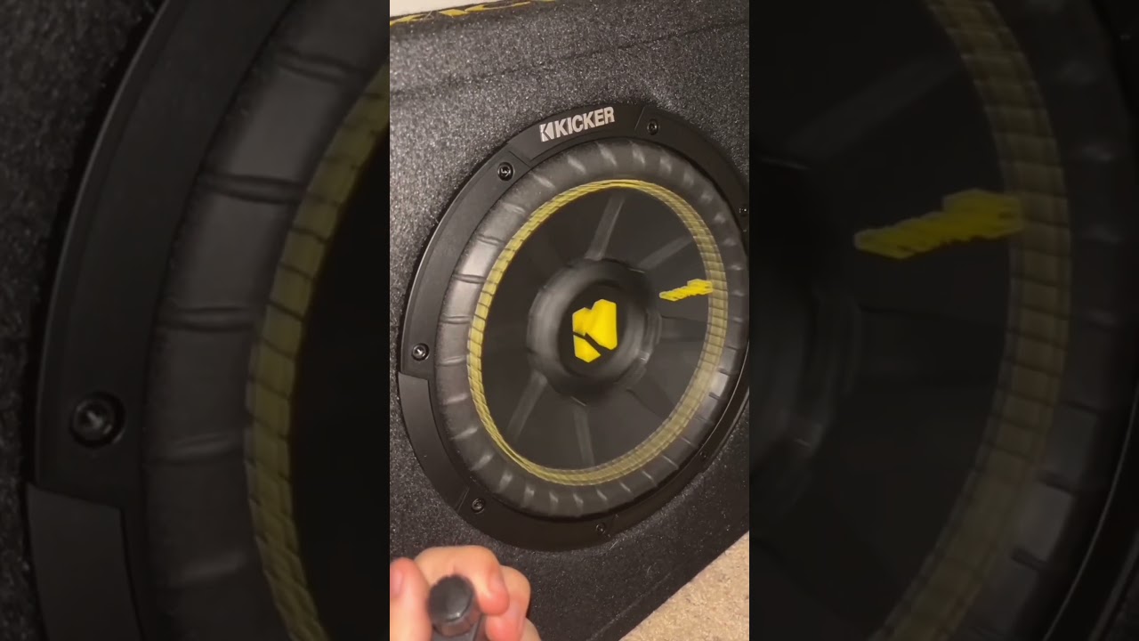 Small sub big bass indoor (Kicker CompC 10)