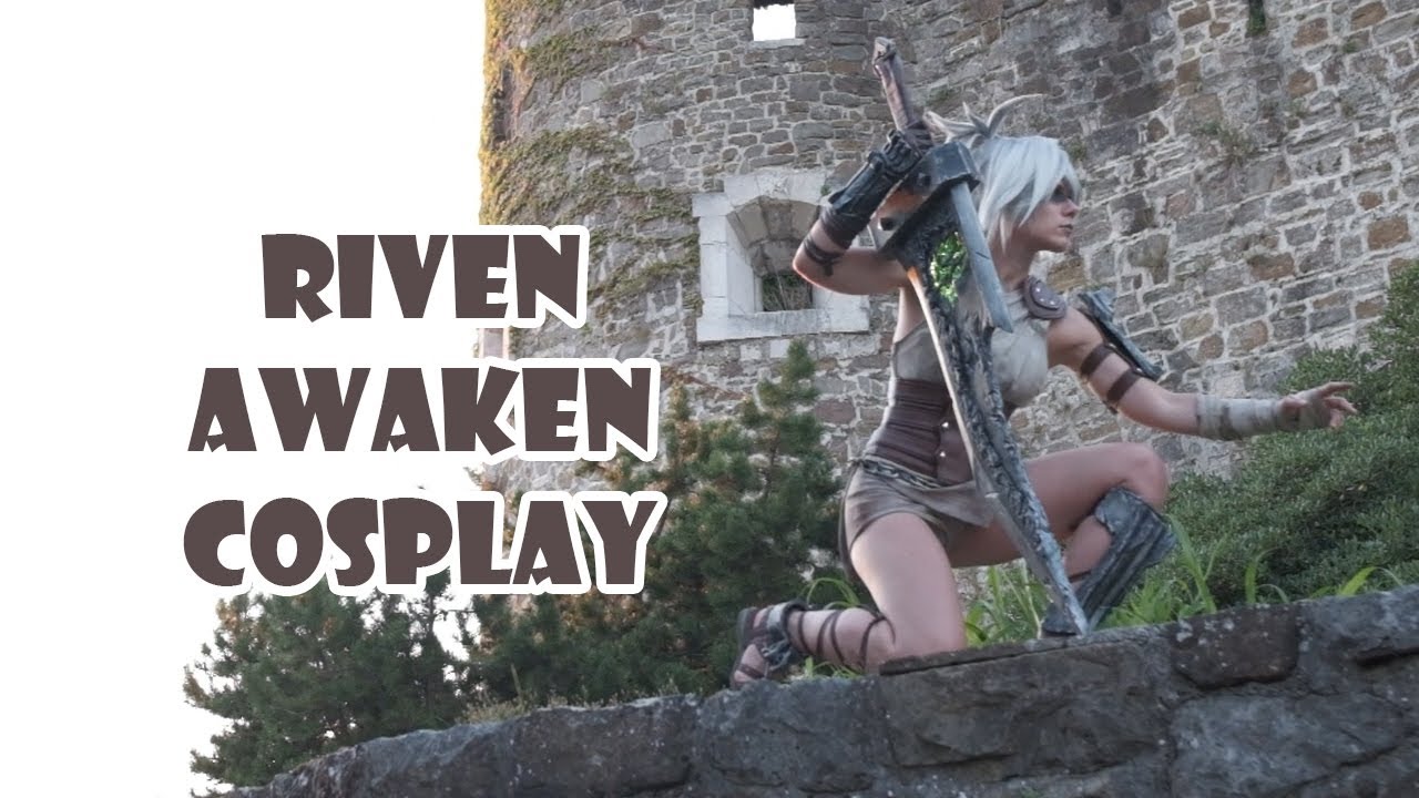 Riven Awaken Cosplay from League of Legends