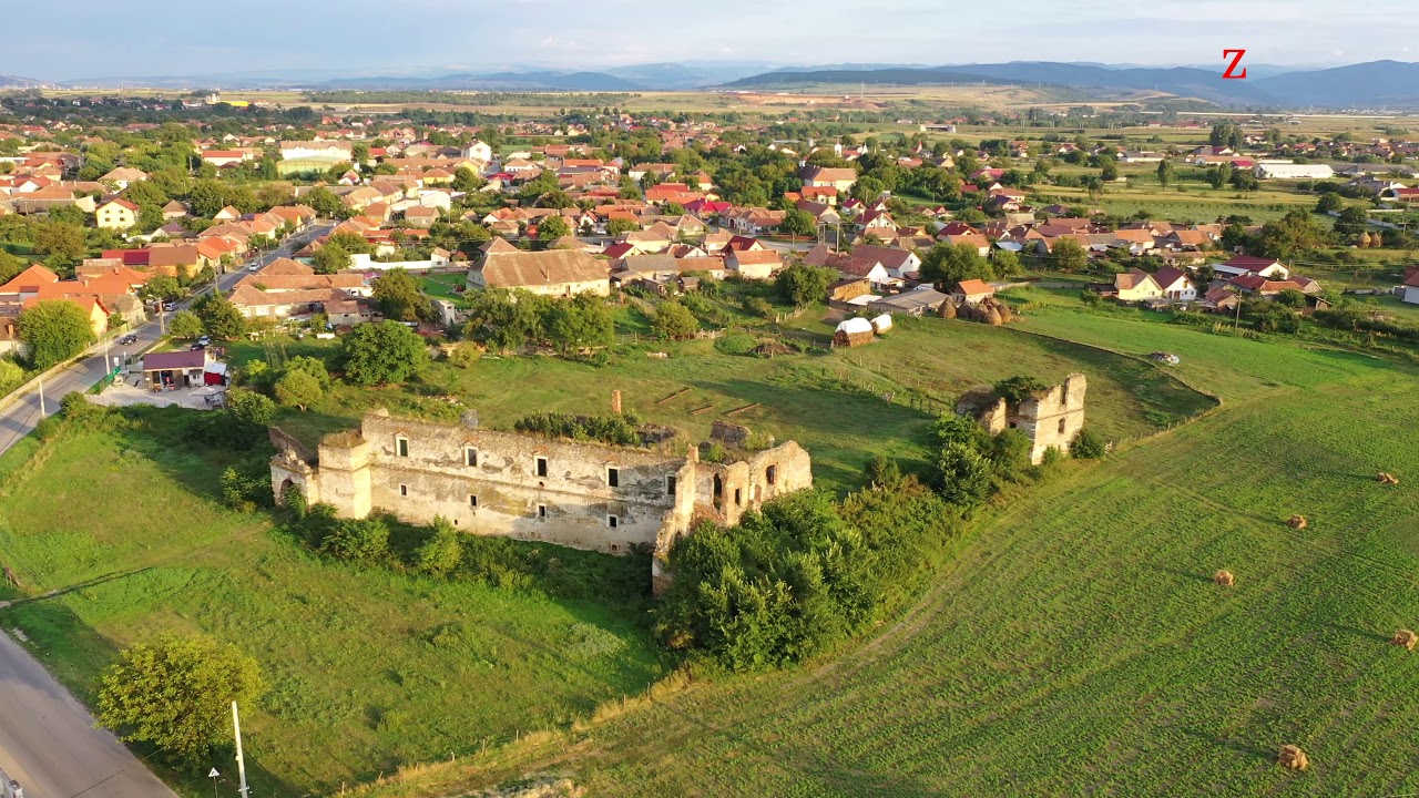 Ruinele castelului Martinuzzi din Vintu de Jos, judetul Alba