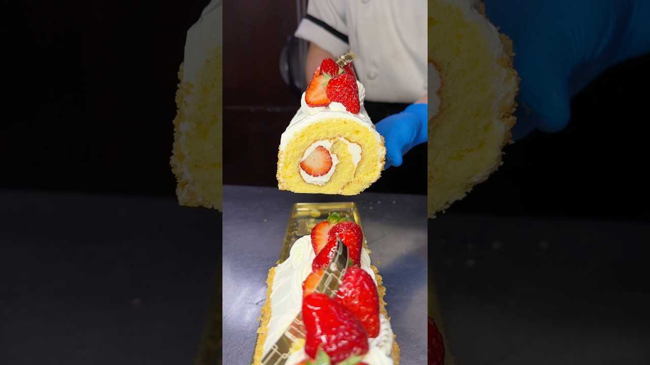 苺たっぷりのロールケーキ #japanesefood