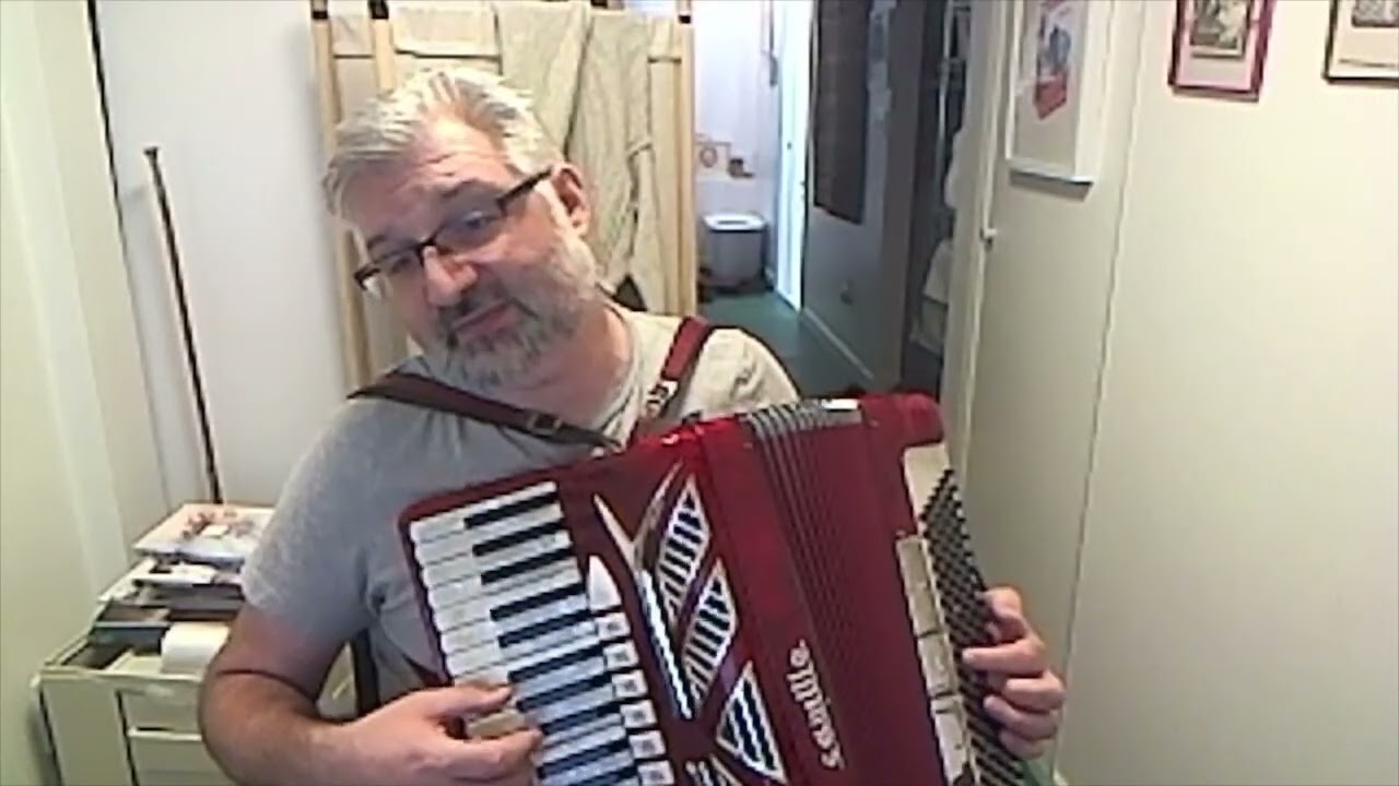 Banana Boat (Day-O) (Harry Belafonte, 1956) ... played on the accordion!